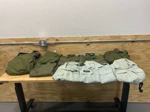 lot 40 image: Clothing from the Vietnam War