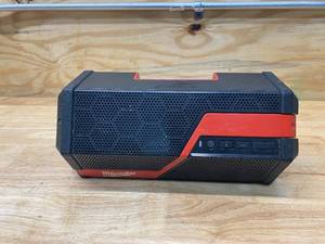 lot 52 image: MILWAUKEE M18M12 Lithium-Ion Cordless Wireless Jobsite Speaker