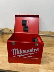 lot 54 image: MILWAUKEE Heavy Duty Steel Case