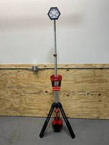 lot 60 image: MILWAUKEE M18 18-Volt Lithium-Ion Cordless Rocket Dual Power Tower Light (Tool-Only)