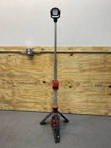 lot 61 image: MILWAUKEE M12 12-Volt Lithium-Ion Cordless 1400 Lumen ROCKET LED Stand Work Light (Tool-Only)