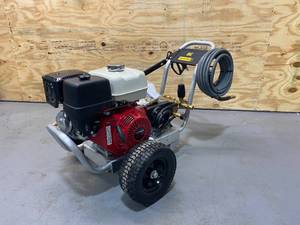 lot 48 image: BE Professional 4000 PSI Belt-Drive (Gas-Cold Water) Pressure Washer w General Pump & Honda GX390 Engine