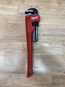lot 116 image: MILWAUKEE 18 in. Steel Pipe Wrench