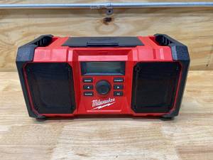 lot 118 image: MILWAUKEE M18 18-Volt Lithium-Ion Cordless Jobsite Radio (Tool Only)