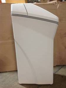 lot 16 image: GE 30,000 Grain Water Softener - GXSF30V  Costumer return see pic unable to tested