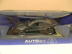 118 SCALE DIE-CAST - AUTO ART FORD MUSTANG GT - NEW IN BOX - AWESOME, GREAT PIECE - SEE PICTURES