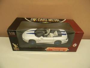 118 SCALE DIE-CAST - ROAD SIGNATURE 1999 PONTIAC FIREBIRD TRANS AM - NEW IN BOX - GREAT PIECE - SEE PICTURES