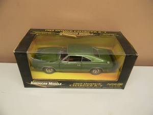 118 SCALE DIE-CAST - AMERICAN MUSCLE 1969 DODGE CHARGER RT - 1 OF 3,749 - NEW IN BOX - AWESOME, GREAT PIECE - SEE PICTURES