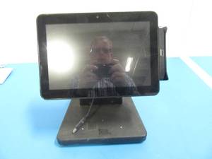lot 24 image: Elo Touch&nbspESY10i1