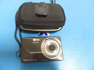 lot 27 image: Kodak&nbspEasyShare MD41 Camera wcase 
