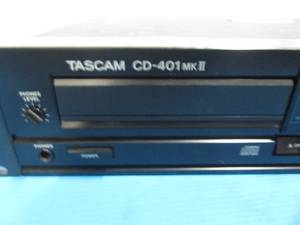lot 30 image: Tascam&nbspCD-401 MKII