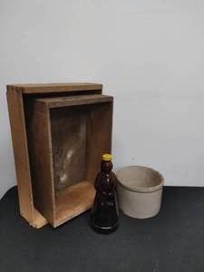 lot 17 image: Collection of Vintage Items