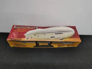lot 18 image: Hindenburg Model Blimp