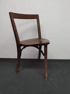 lot 24 image: Vintage Three Leg Chair