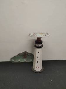 lot 29 image: Wood Dcor