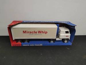 lot 39 image: ERTL Miracle Whip Truck and Trailer
