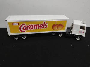 lot 40 image: ERTL Kraft Caramels Truck and Trailer