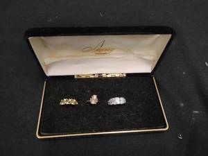 lot 59 image: Three Rings