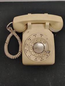 lot 139 image: Vintage Rotary Telephone