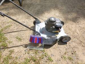 lot 2 image: Murray push mower. Used condition. Tested & works. As shown.