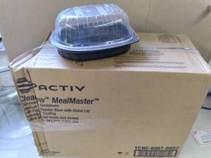lot 78 image: Pactiv Clearview Meal Master Medium Black Roaster Base with Dome Lid 100 per Case See Photos