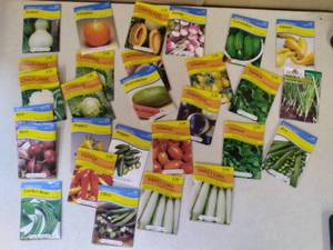 lot 82 image: 28 Vegetable Seed Packets See Photos