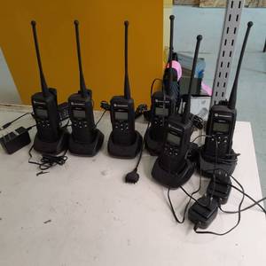 lot 70 image: Set of 6 Motorola DTR 550 Digital H...