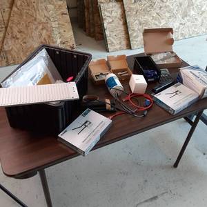 lot 72 image: Large lot of Misc Office supplies a...