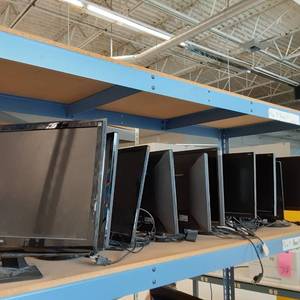 lot 86 image: Entire shelf top containing lot of ...