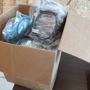lot 115 image: Large box of brand new CAT6A Patch ...