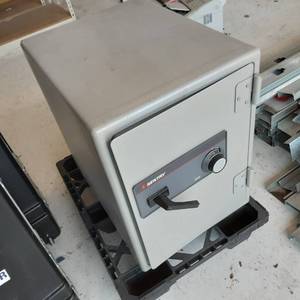lot 116 image: Heavy Duty Sentry 6530 Fireproof co...