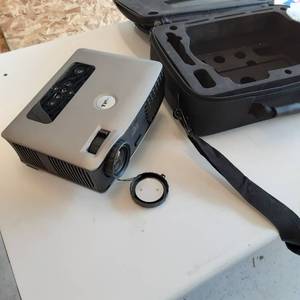 lot 119 image: Dell Overhead Projector unit model ...