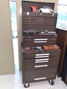lot 2 image: Kennedy 18 Drawer Tool Box With Con...
