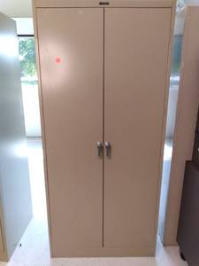 lot 4 image: Tennsco Large Metal Storage Cabinet...
