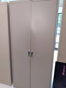 lot 8 image: Tennsco Large Metal Storage Cabinet...