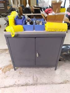 lot 25 image: Heavy Duty Industrial Storage Cabin...