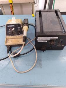 lot 31 image: Hakko 471 & Hakko 926 Soldering Sta...
