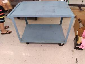 lot 33 image: Metal Heavy Duty Cart on Wheels 39...
