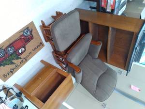 lot 45 image: Bookshelf 36.25 x 12 x 48.25, Gl...