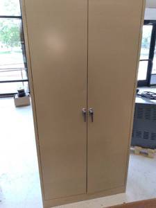 lot 156 image: Tennsco Large Metal Storage Cabinet...