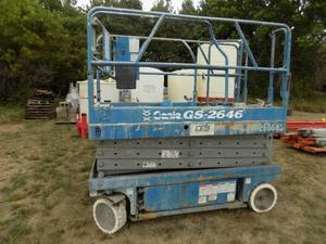 lot 13 image: Genie Electric Lift