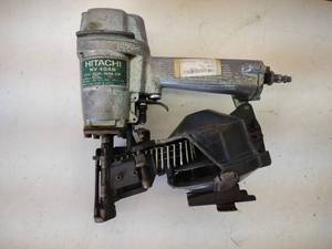 lot 29 image: Hitachi NV45AB 1 34 Coil Nailer, ...