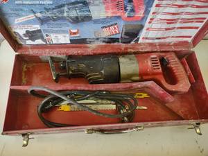 lot 36 image: Milwaukee Heavy Duty Sawzall, Works...