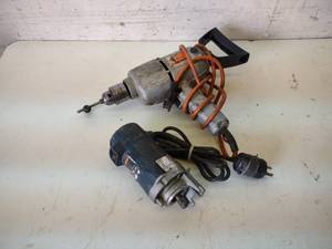 lot 39 image: B&D 12 Drill & Bosch Router, Works...