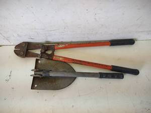 lot 47 image: Bolt Cutters & Folding Shovel...