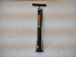 lot 71 image: Air Pump...