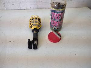 lot 76 image: Stretch Cords & Trouble Light...