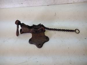 lot 7 image: Nye No. 52 Pipe Vise...