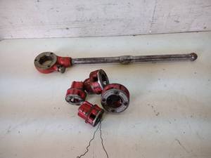 lot 8 image: Ridgid No. 11R Tap Handle with 12,...
