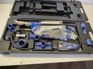 lot 22 image: Blue Point 10 Ton Porta Power Set...